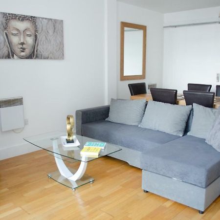 Serviced Apartment In Liverpool City Centre - Free Parking - Balcony - By Happy Days Екстериор снимка