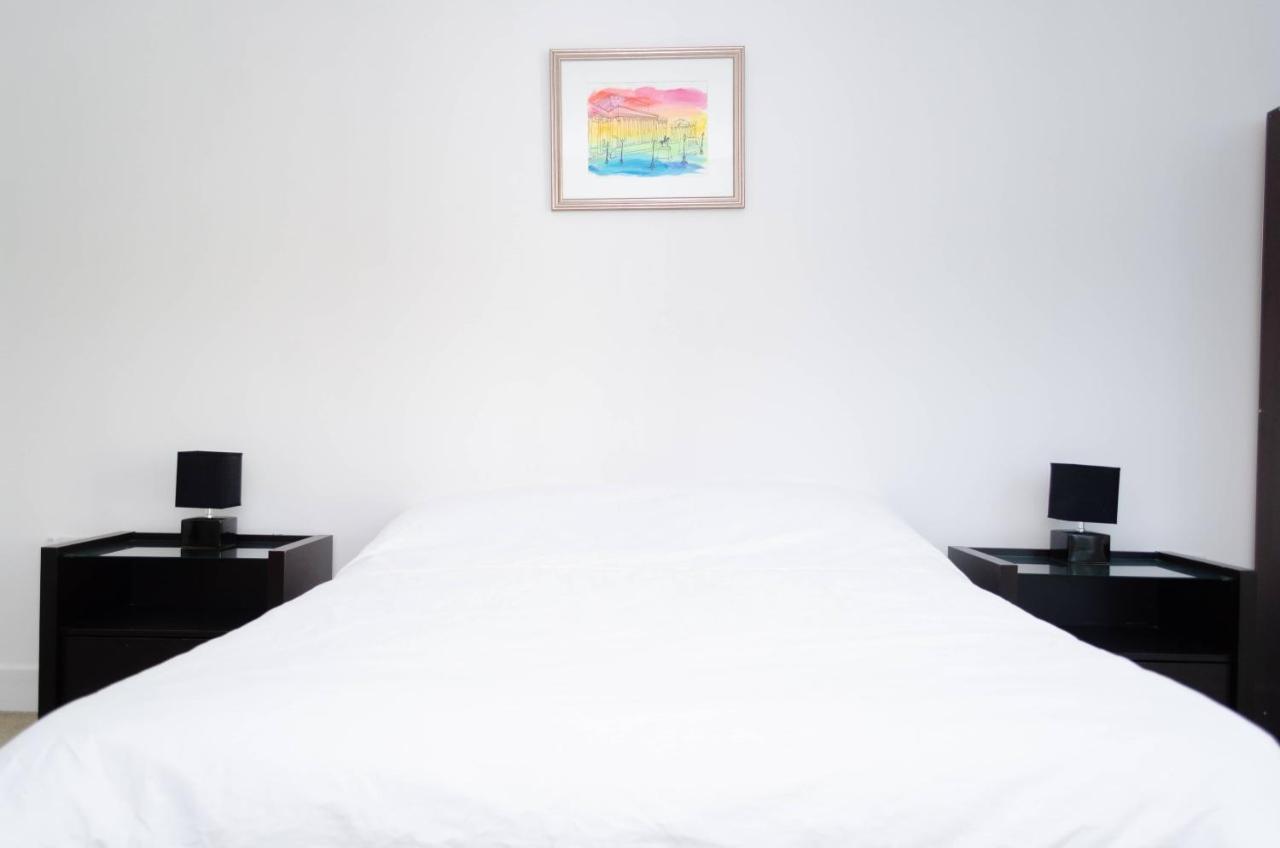 Serviced Apartment In Liverpool City Centre - Free Parking - Balcony - By Happy Days Екстериор снимка
