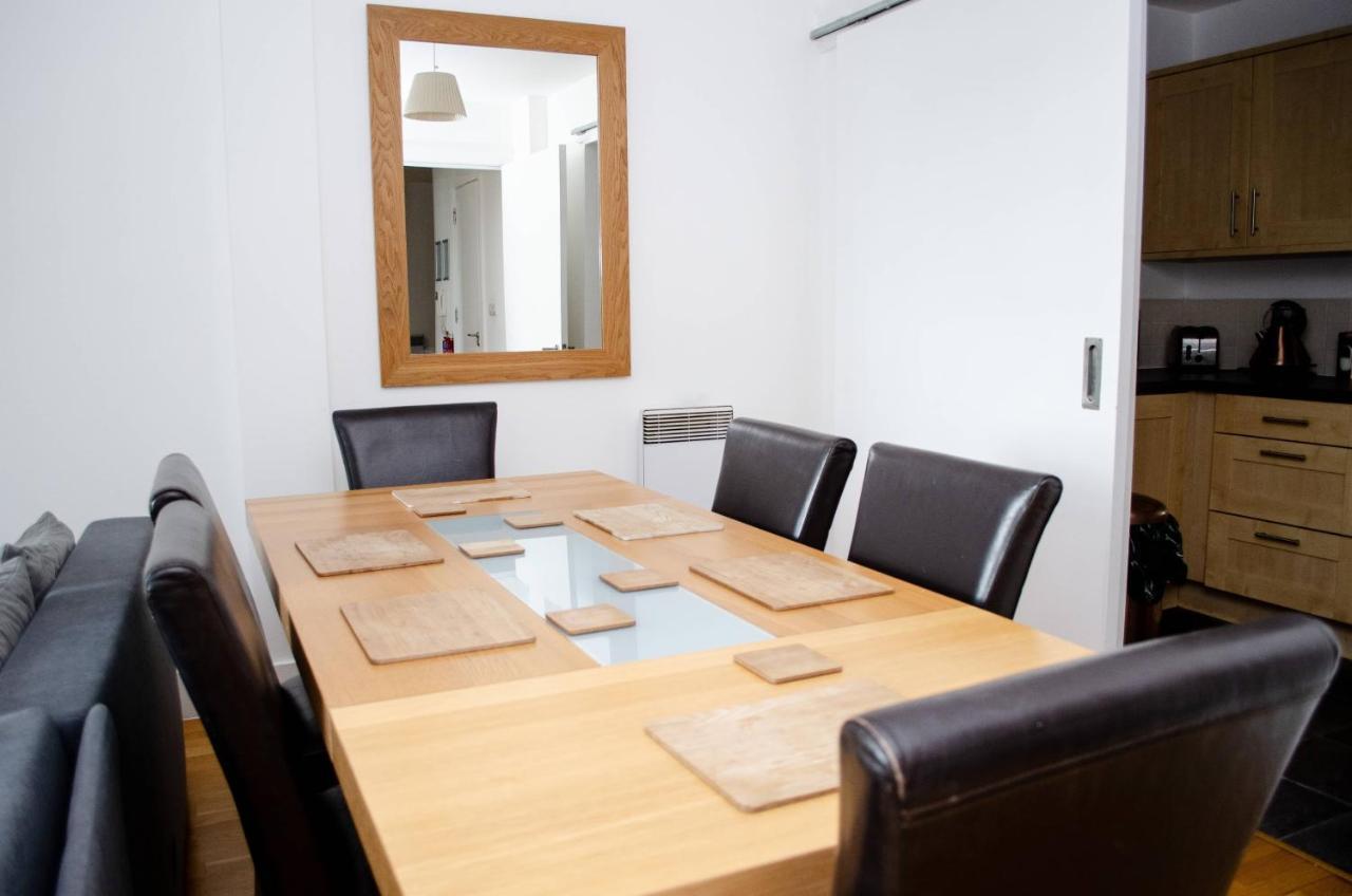 Serviced Apartment In Liverpool City Centre - Free Parking - Balcony - By Happy Days Екстериор снимка