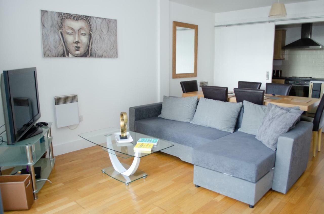 Serviced Apartment In Liverpool City Centre - Free Parking - Balcony - By Happy Days Екстериор снимка
