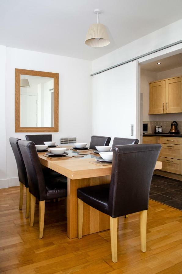 Serviced Apartment In Liverpool City Centre - Free Parking - Balcony - By Happy Days Екстериор снимка